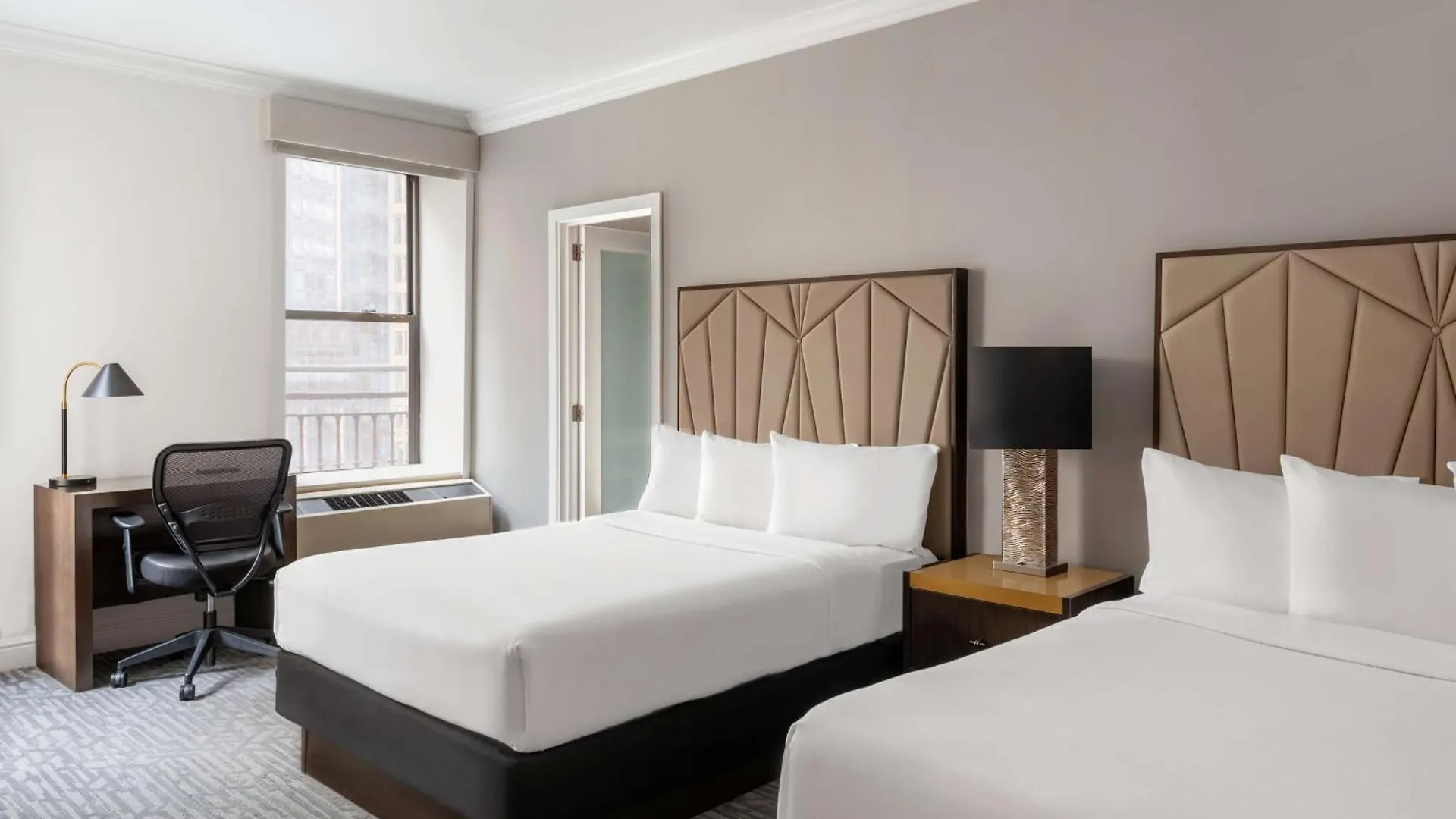 ****  Martinique New York On Broadway, Curio Collection By Hilton Hotel USA