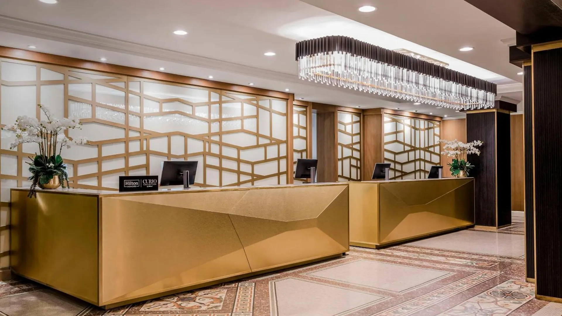 Martinique New York On Broadway, Curio Collection By Hilton Hotell