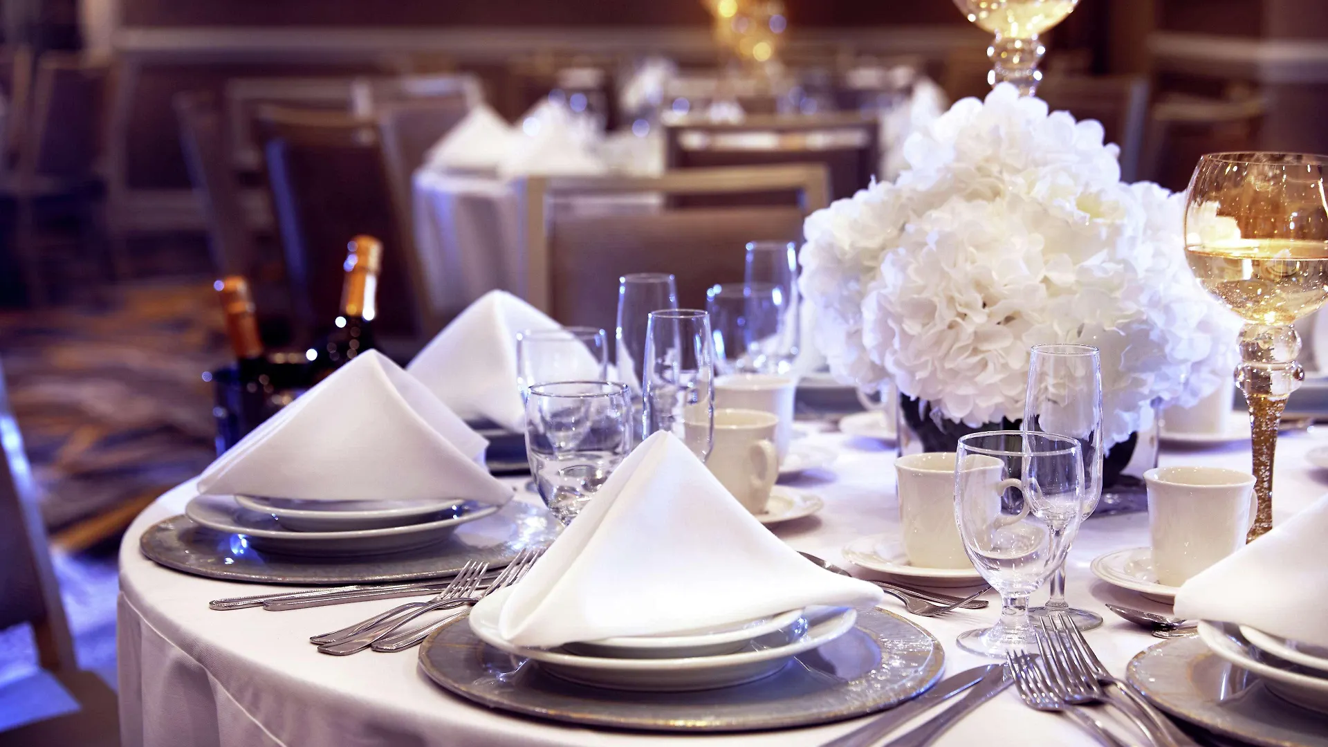 Martinique New York On Broadway, Curio Collection By Hilton Hotel