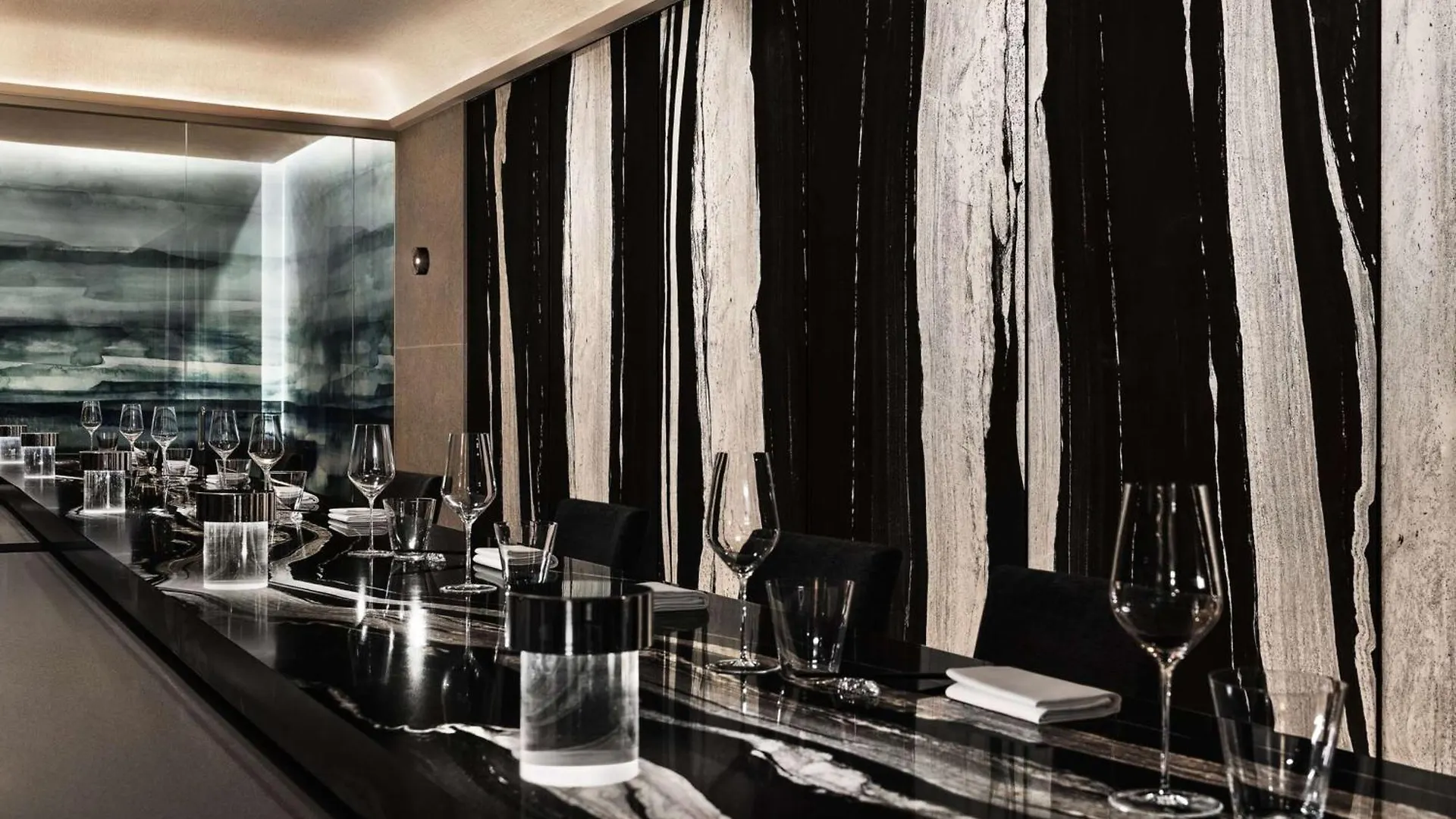 Martinique New York On Broadway, Curio Collection By Hilton Hotel
