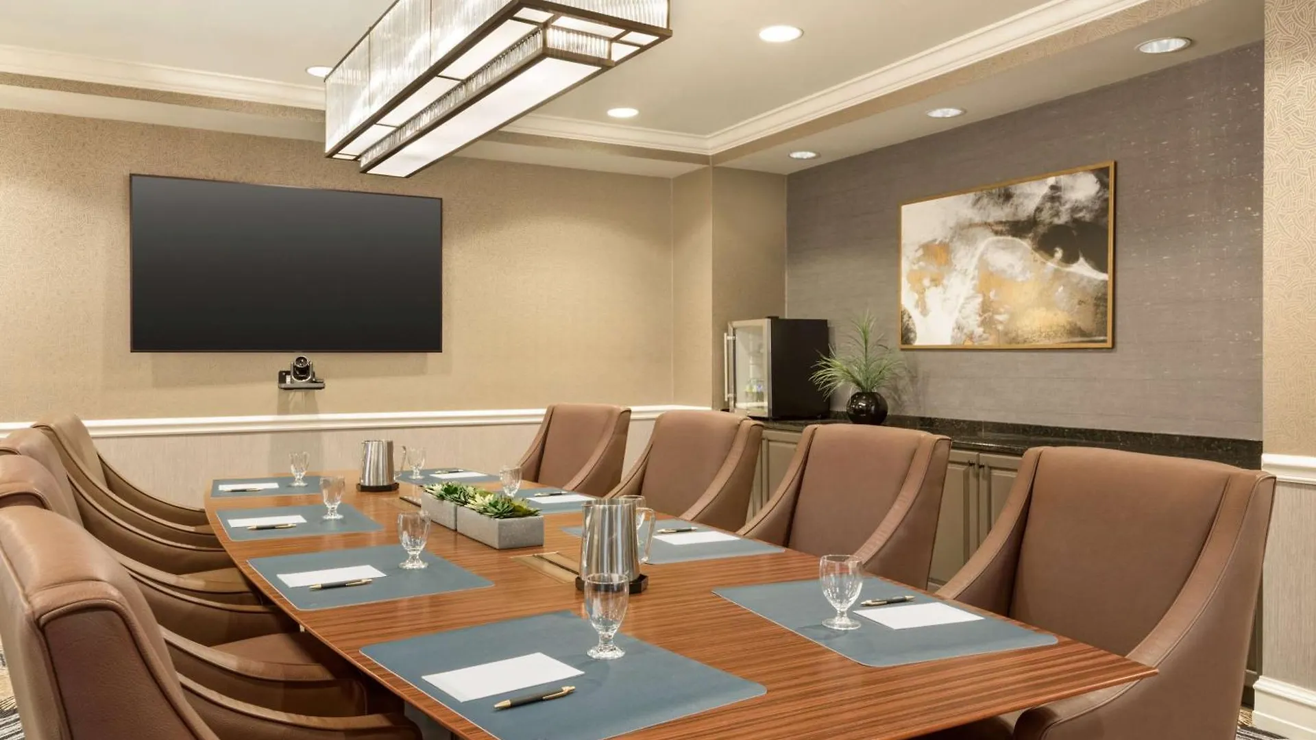 Martinique New York On Broadway, Curio Collection By Hilton Hotel