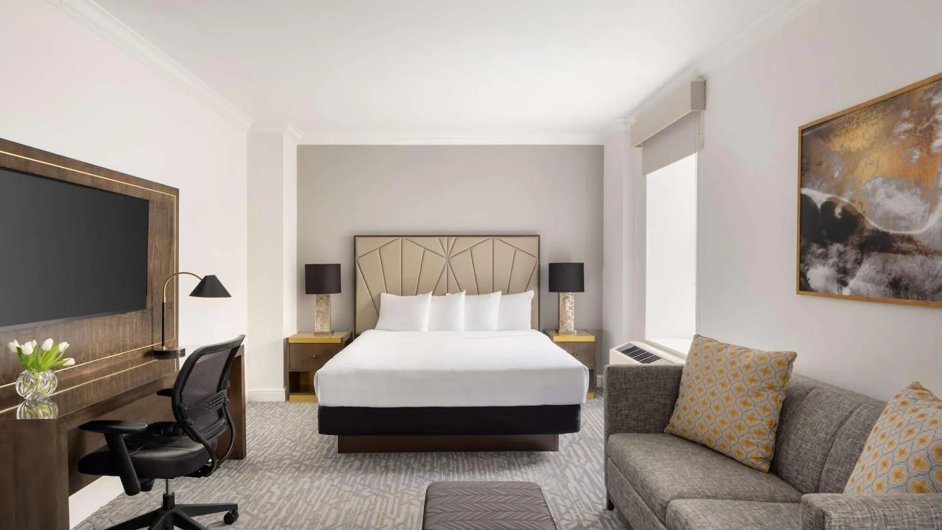 Martinique New York On Broadway, Curio Collection By Hilton Hotel