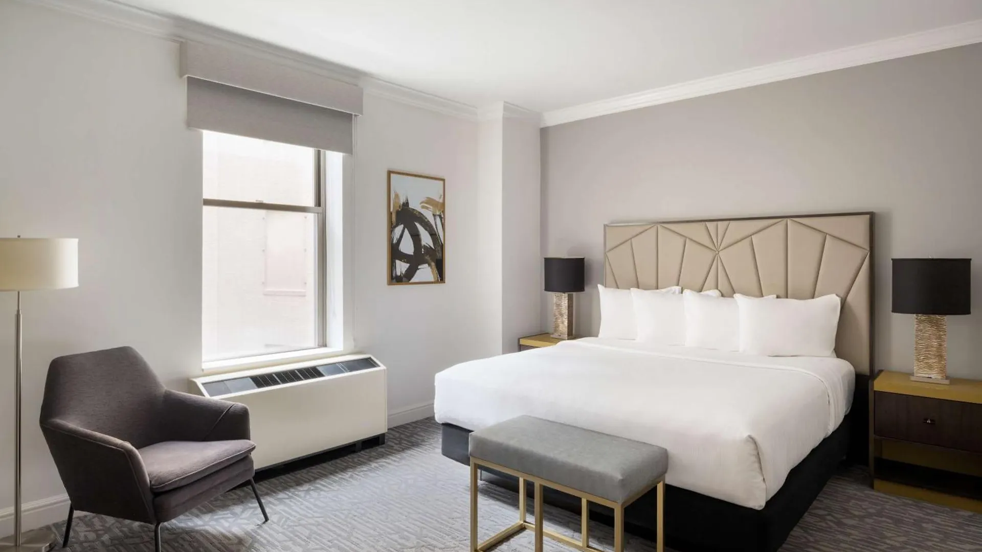 ****  Martinique New York On Broadway, Curio Collection By Hilton Hotel United States