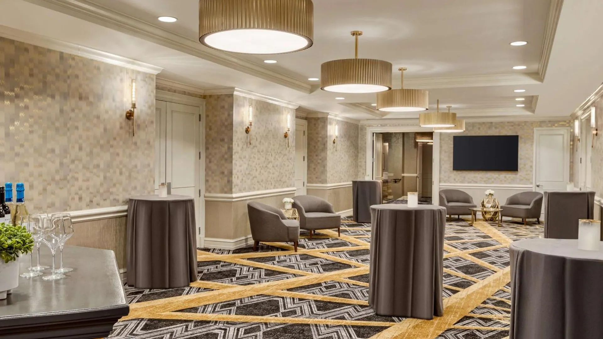 Martinique New York On Broadway, Curio Collection By Hilton Hotel