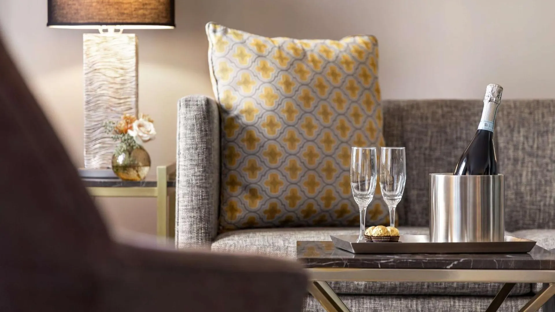 Martinique New York On Broadway, Curio Collection By Hilton Hotel